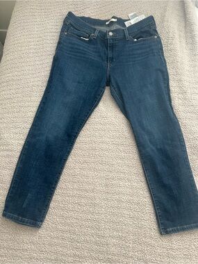 Levi's Boyfriend Jeans in Medium Blue Wash
